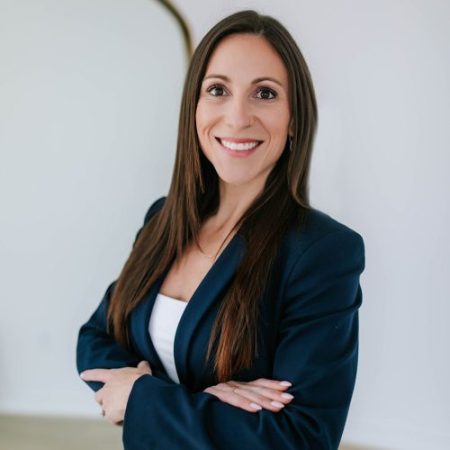 Lauren Hale Headshot
